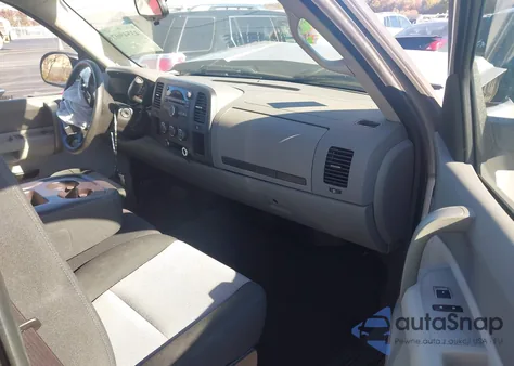 2008 Chevrolet Silverado 1500 Work Truck from USA, damaged, VIN 1GCEC14C48Z258116